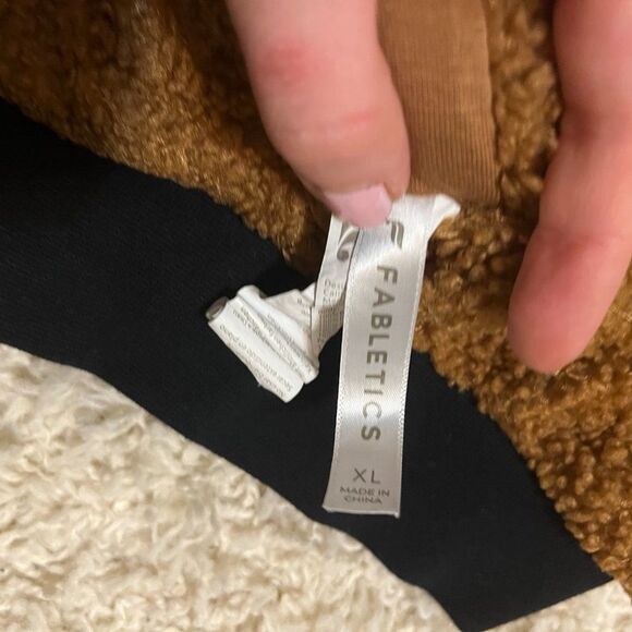 fabletics reversible jacket size xl - Picture 2 of 4